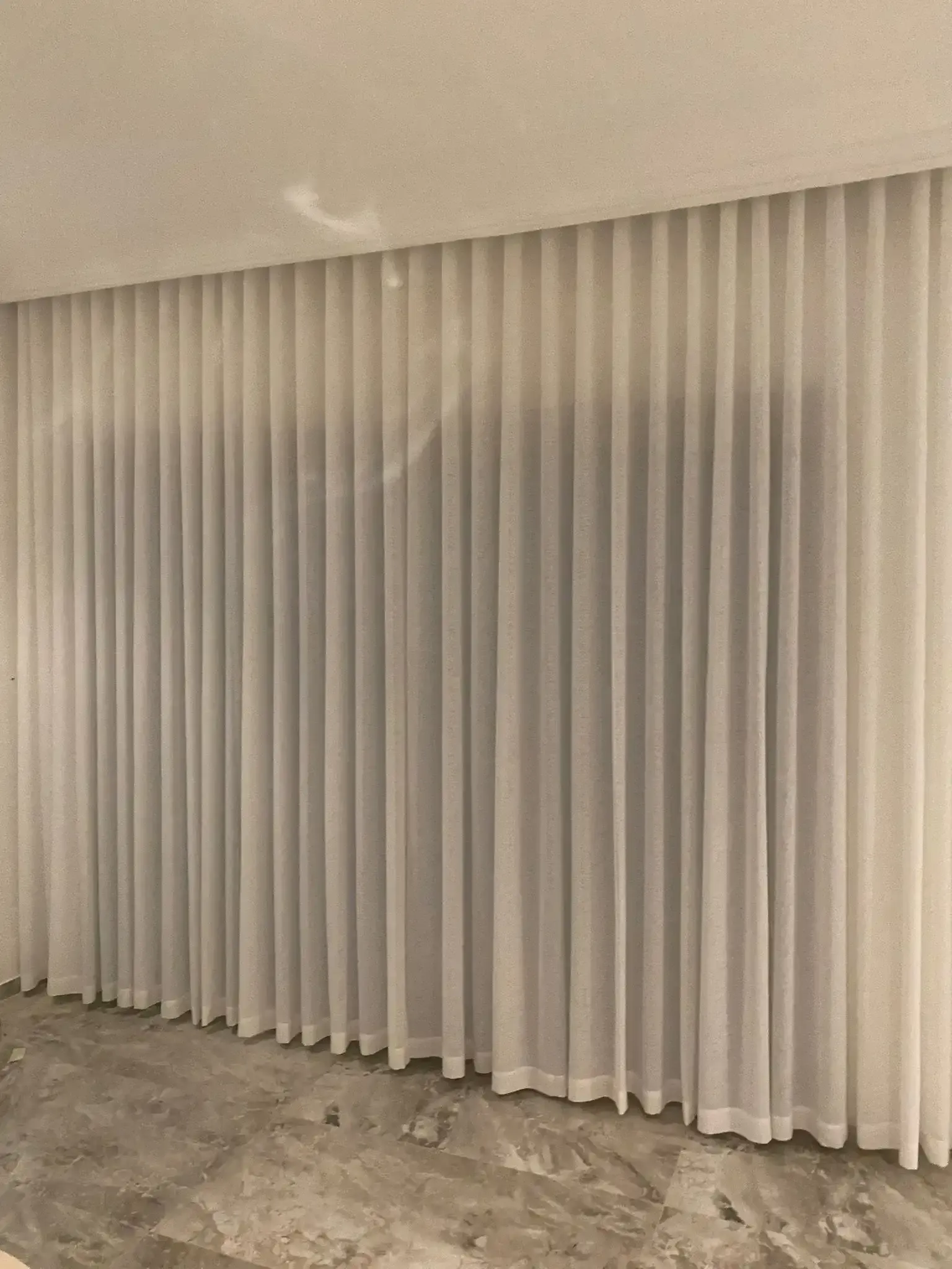 تصميم وتركيب ستائر رول الكويت